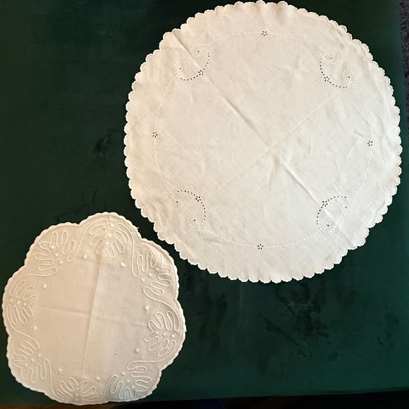 Other - Vintage White Linen Doily Set 2pc Scalloped Edge Eyelet Embroidery Round